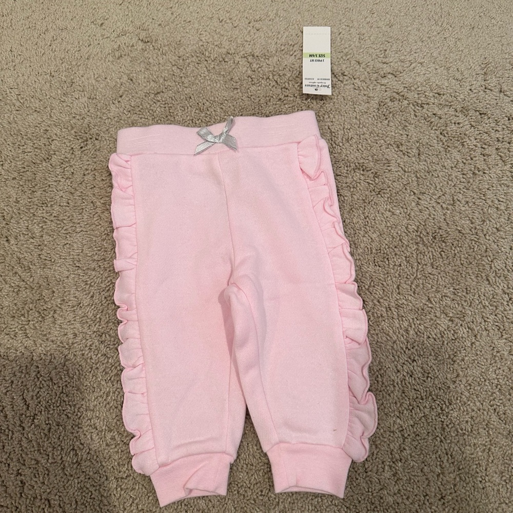 Juicy Couture baby sweat set NWT.